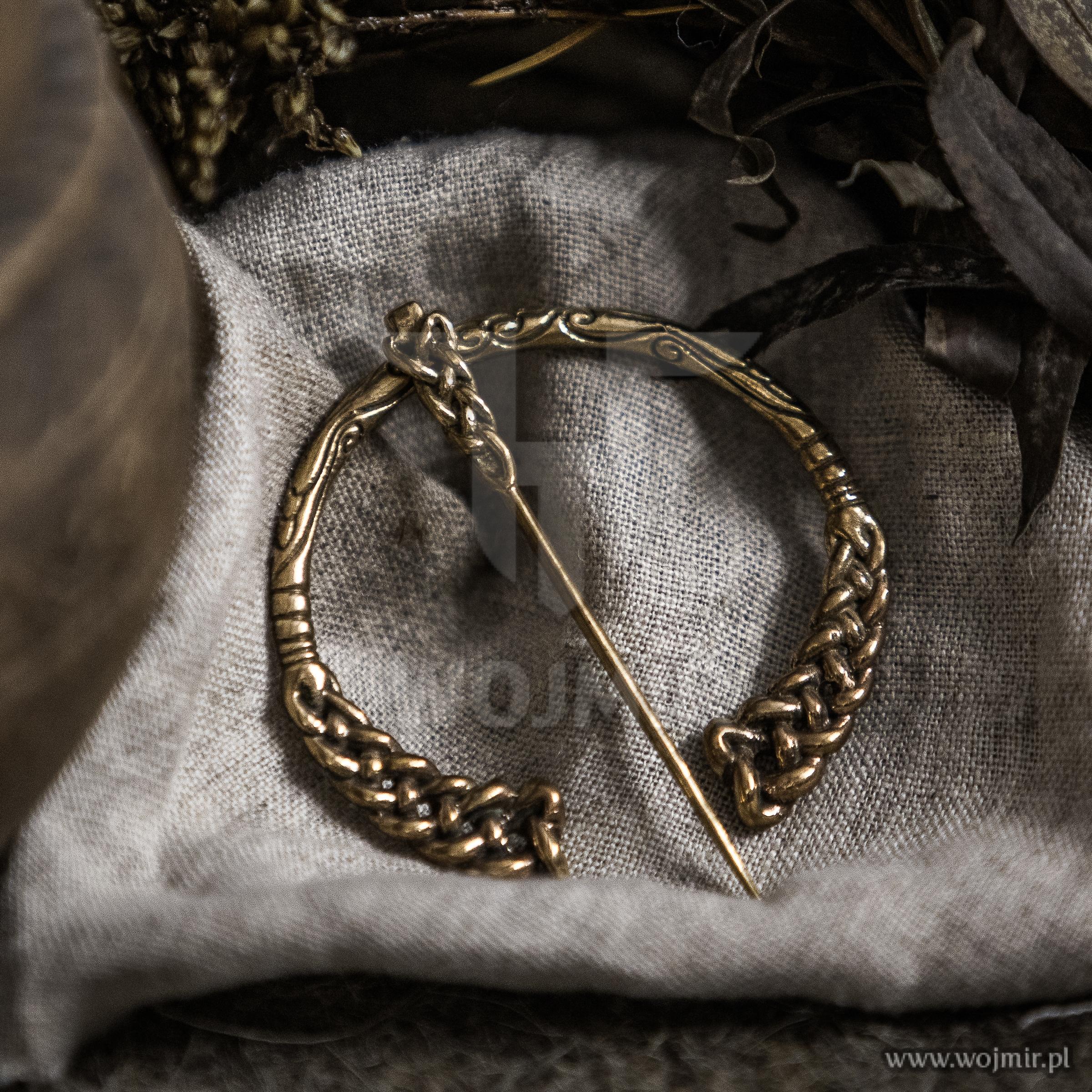 cloak fibula wikińska type 14