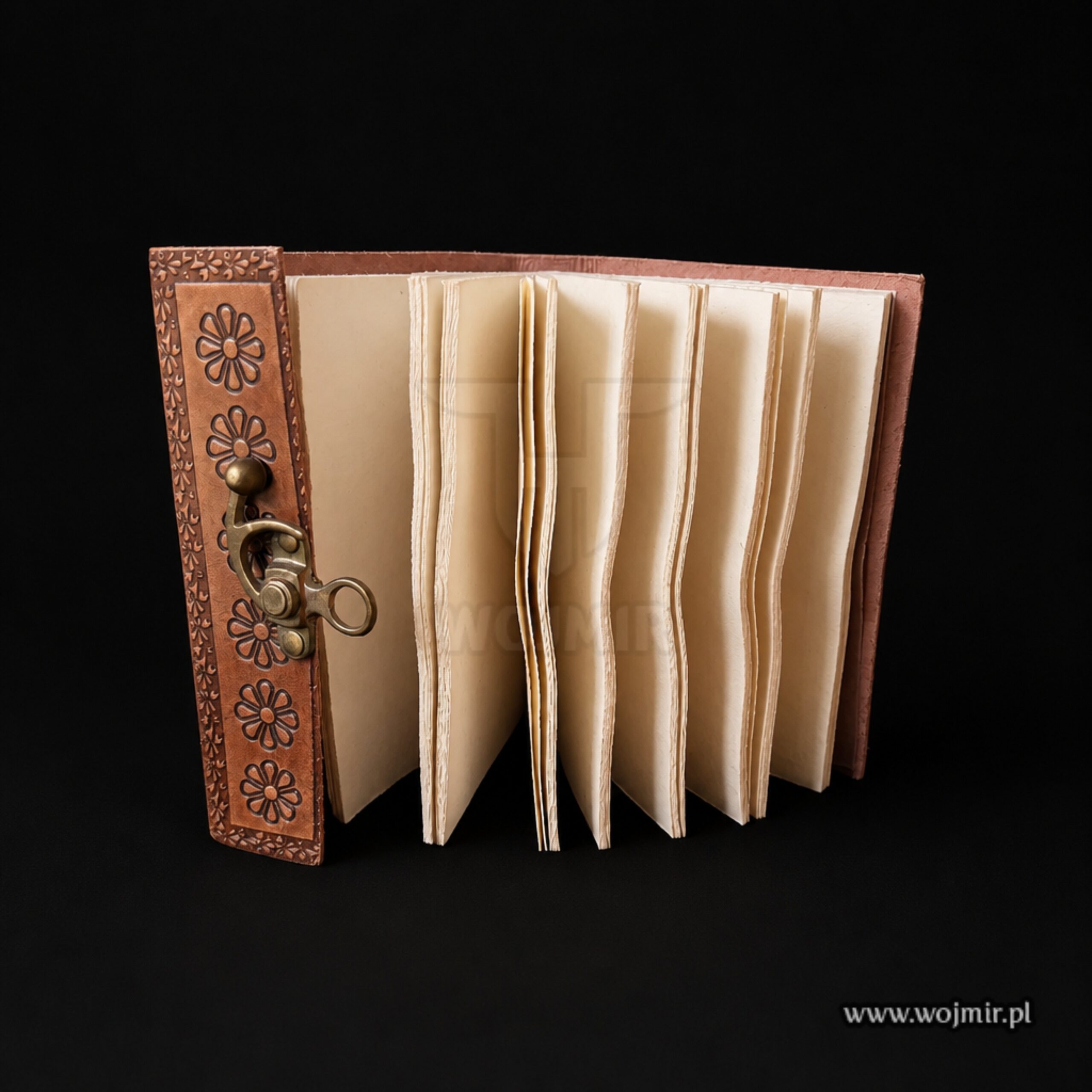Leather Journal with Mandala – Type 24 pamiętnik z mandalą 2